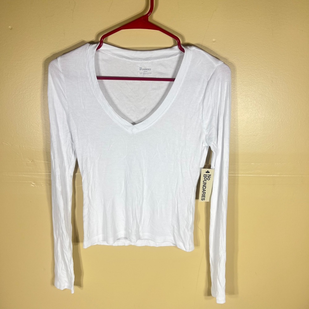 No Boundaries Womens Long Sleeve V-Neck Ribbed Tee Vivid White S 4-6